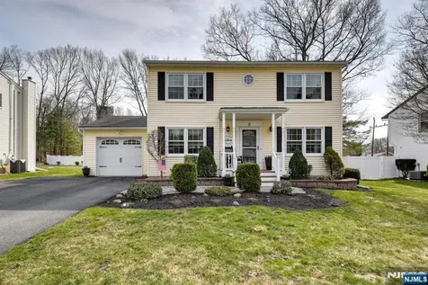 8 Loretta Lane Jefferson Township NJ 07438