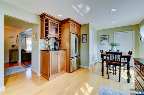 8 Loretta Lane Jefferson Township NJ 07438