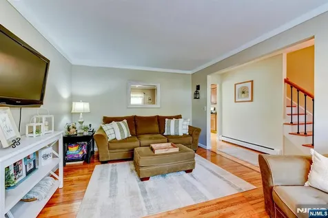 8 Loretta Lane Jefferson Township NJ 07438