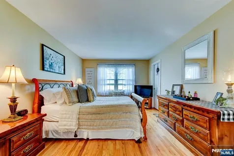 8 Loretta Lane Jefferson Township NJ 07438