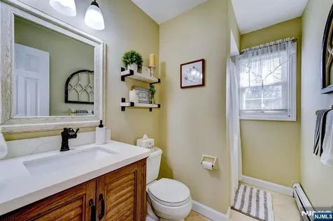 8 Loretta Lane Jefferson Township NJ 07438