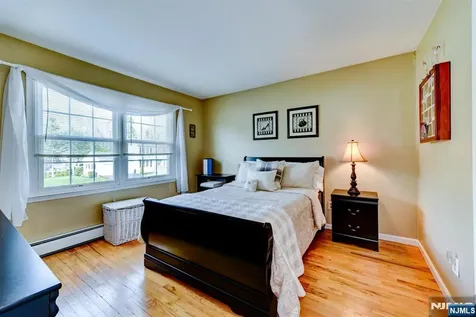 8 Loretta Lane Jefferson Township NJ 07438