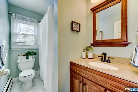 8 Loretta Lane Jefferson Township NJ 07438