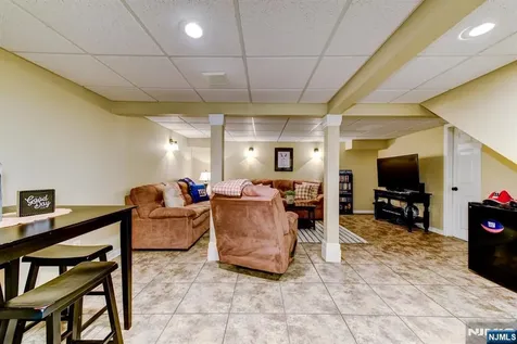 8 Loretta Lane Jefferson Township NJ 07438