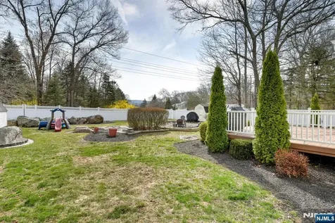 8 Loretta Lane Jefferson Township NJ 07438