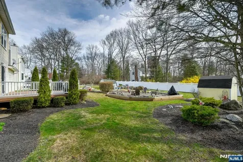 8 Loretta Lane Jefferson Township NJ 07438