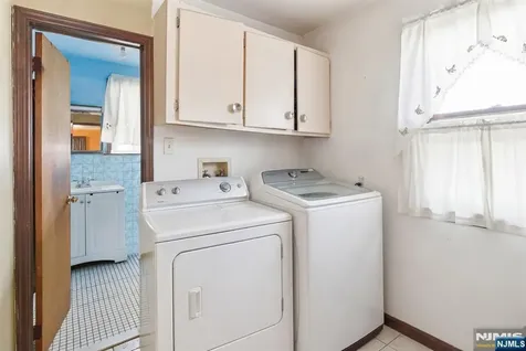 375 Westervelt Place Lodi NJ 07644