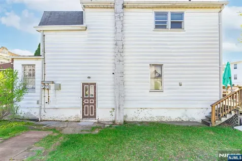 375 Westervelt Place Lodi NJ 07644