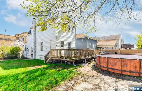 375 Westervelt Place Lodi NJ 07644