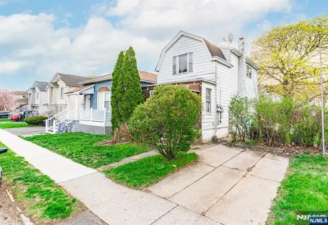 375 Westervelt Place Lodi NJ 07644