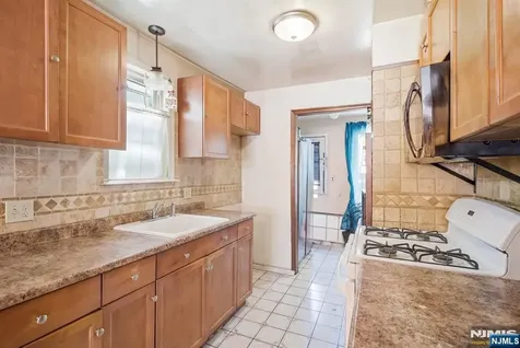 375 Westervelt Place Lodi NJ 07644