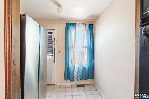 375 Westervelt Place Lodi NJ 07644