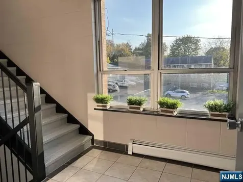 135 Fort Lee Road Leonia NJ 07605