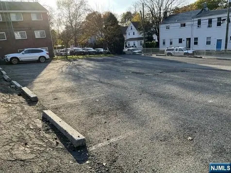 135 Fort Lee Road Leonia NJ 07605