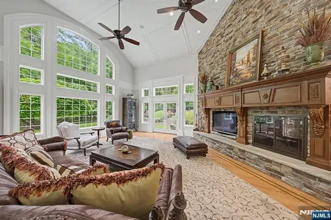 30 Fred Street Old Tappan NJ 07675