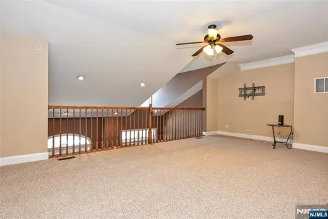12 Debruyle Court Hawthorne NJ 07506