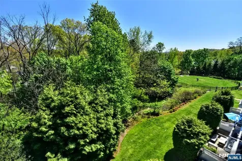 12 Debruyle Court Hawthorne NJ 07506