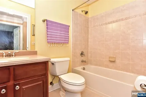 12 Debruyle Court Hawthorne NJ 07506