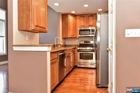 12 Debruyle Court Hawthorne NJ 07506