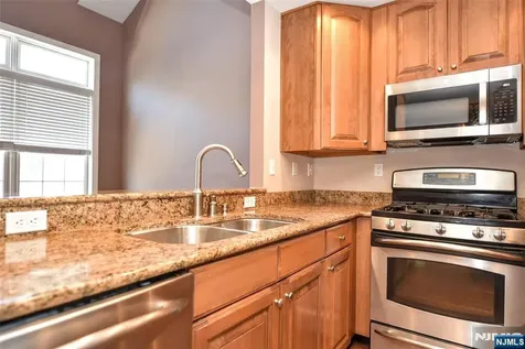 12 Debruyle Court Hawthorne NJ 07506