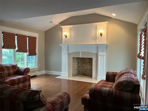 839 Hennigar Place Oradell NJ 07649