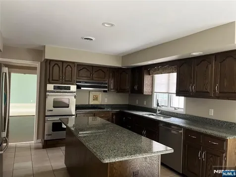 839 Hennigar Place Oradell NJ 07649