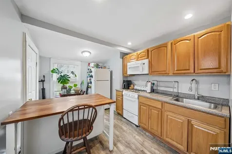 44 State Street East Orange NJ 07017