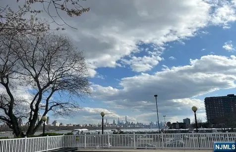 1055 River Road Edgewater NJ 07020