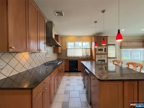 38 Walthery Avenue Ridgewood NJ 07450