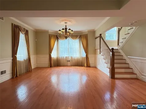 38 Walthery Avenue Ridgewood NJ 07450