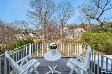 453 Fort Lee Road Leonia NJ 07605