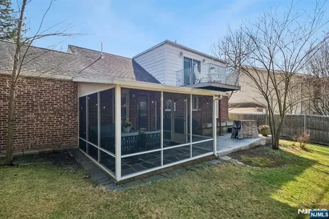 453 Fort Lee Road Leonia NJ 07605