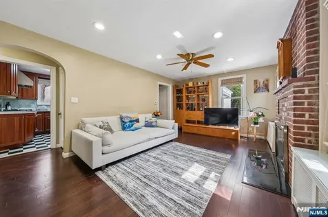 453 Fort Lee Road Leonia NJ 07605