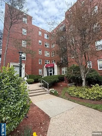 2350 Linwood Avenue Fort Lee NJ 07024
