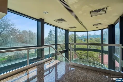1000 Sylvan Avenue Englewood Cliffs NJ 07632