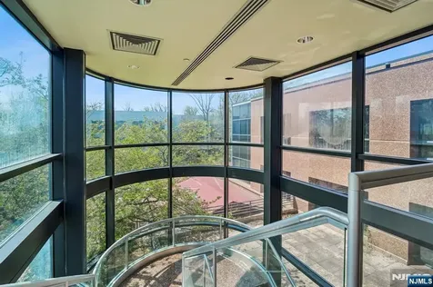 1000 Sylvan Avenue Englewood Cliffs NJ 07632