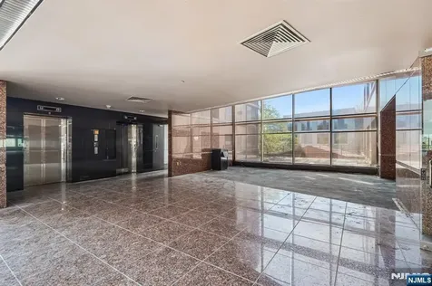 1000 Sylvan Avenue Englewood Cliffs NJ 07632