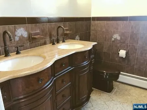 200 Larch Avenue Teaneck NJ 07666
