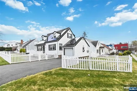 569 Linden Avenue Teaneck NJ 07666