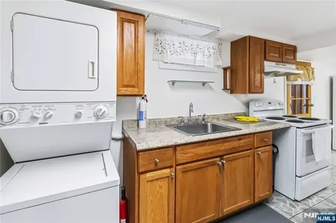 569 Linden Avenue Teaneck NJ 07666