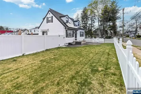 569 Linden Avenue Teaneck NJ 07666
