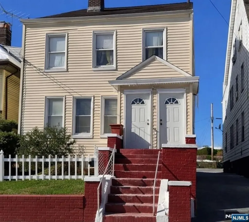 16 Oraton Street Newark NJ 07104