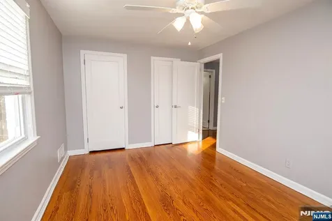 75 17th Avenue Elmwood Park NJ 07407