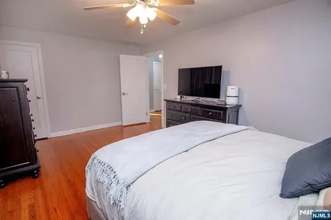 75 17th Avenue Elmwood Park NJ 07407