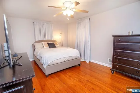 75 17th Avenue Elmwood Park NJ 07407