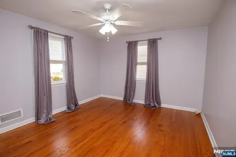 75 17th Avenue Elmwood Park NJ 07407