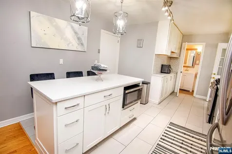 75 17th Avenue Elmwood Park NJ 07407