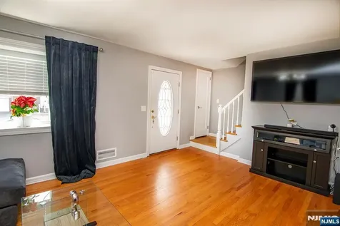 75 17th Avenue Elmwood Park NJ 07407