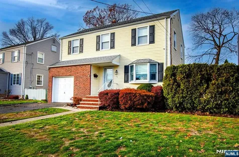 75 17th Avenue Elmwood Park NJ 07407