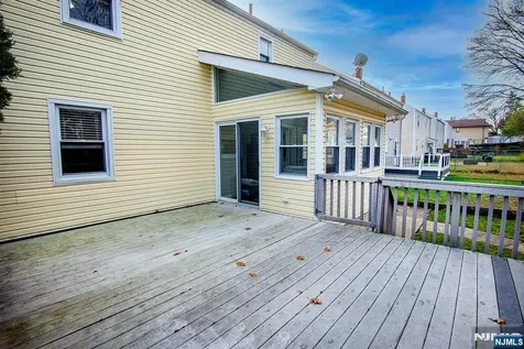 75 17th Avenue Elmwood Park NJ 07407